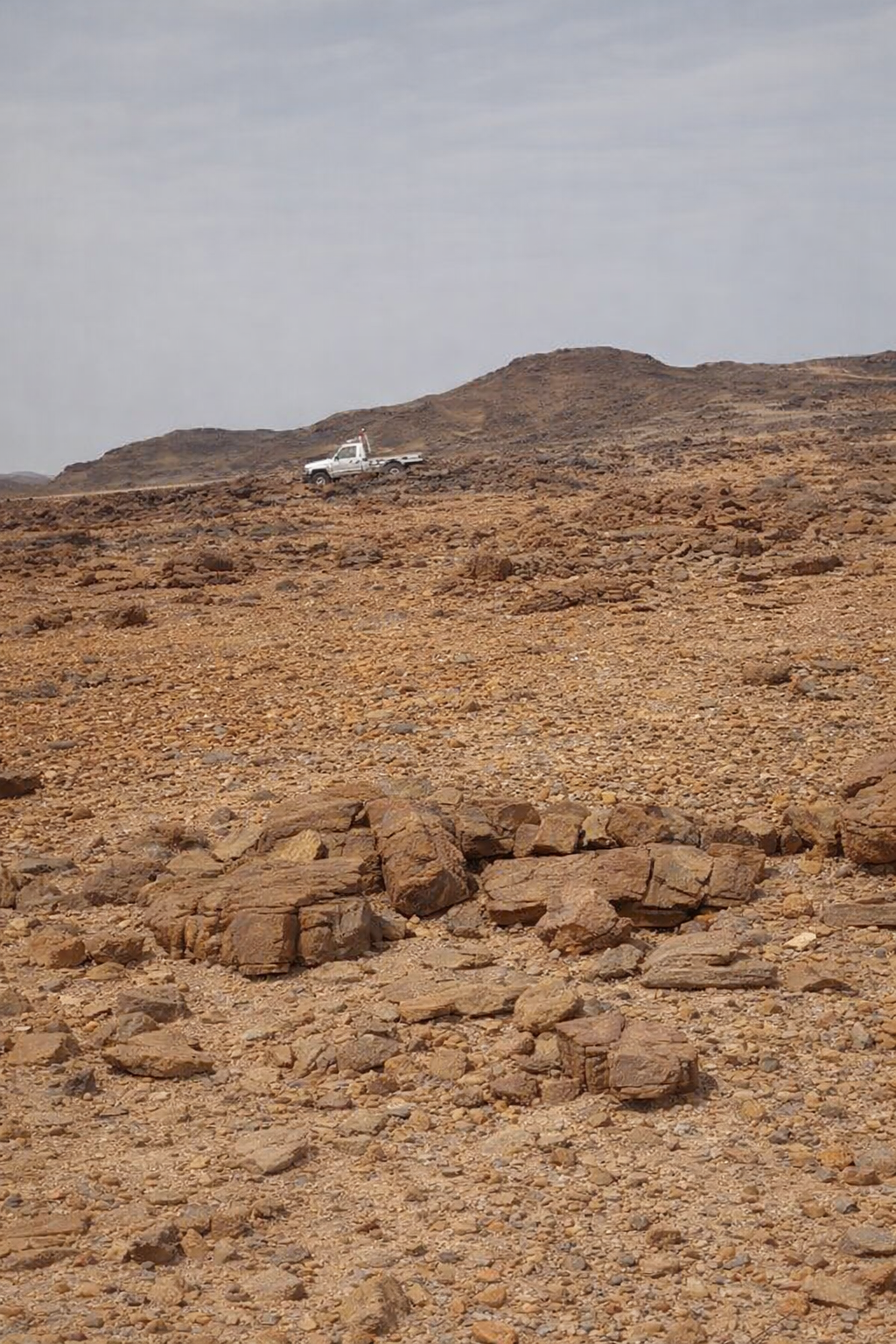Voiture de tevelni sur le site minier